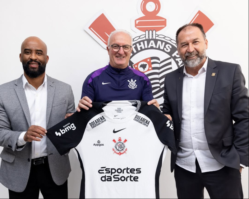 Ex-técnico da Seleção Brasileira, Dorival Júnior assume o comando do Corinthians