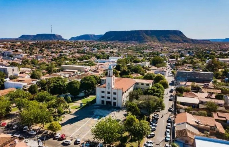 Prefeitura de Bom Jesus contrata lanches por R$ 741 mil para eventos de secretarias