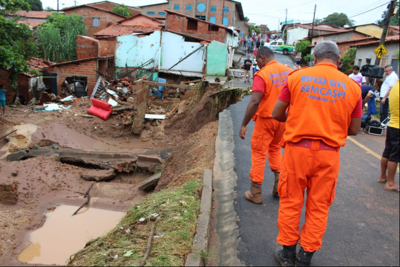 Principais chamados envolveram imóveis com rachaduras ou alagamentos - (Assis Fernandes/ODIA)
