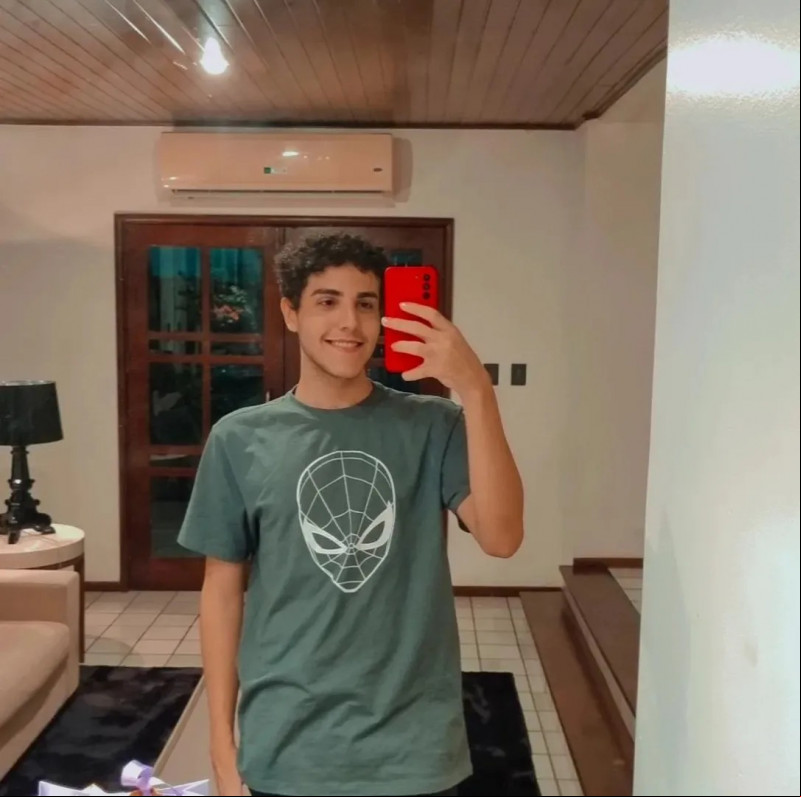 #Filho - Parabéns para o aniversariante de hoje (14), meu companheiro de todos os momentos: o meu amado filho Yuri Ferreira Sampaio Almeida!!! - (Divulgação)