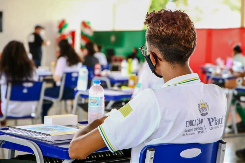 Fundeb: comissão aprova projeto que permite usar Fundo para pagar acompanhante de aluno com deficiência