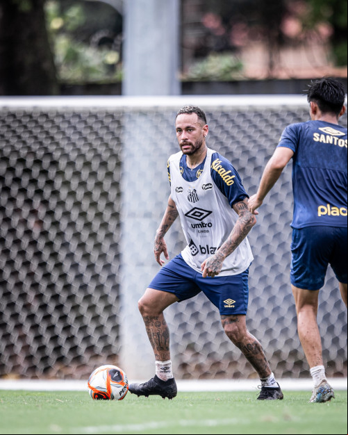 Presidente do Santos confirma procura do Fluminense por Neymar