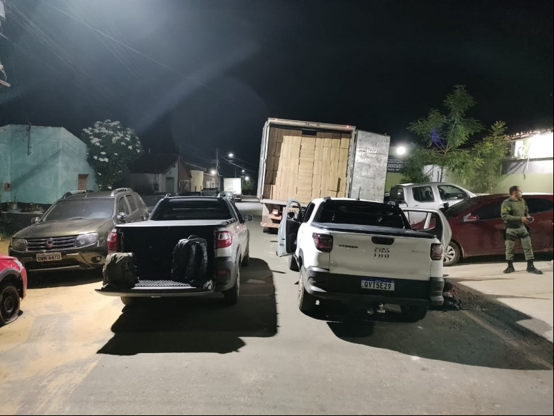 PM apreende carga de cigarros ilegais avaliada em R$ 1 milhão em Simplício Mendes