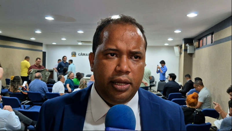 Presidente Enzo Samuel durante entrevista - (Tarcio Cruz/ O DIA)