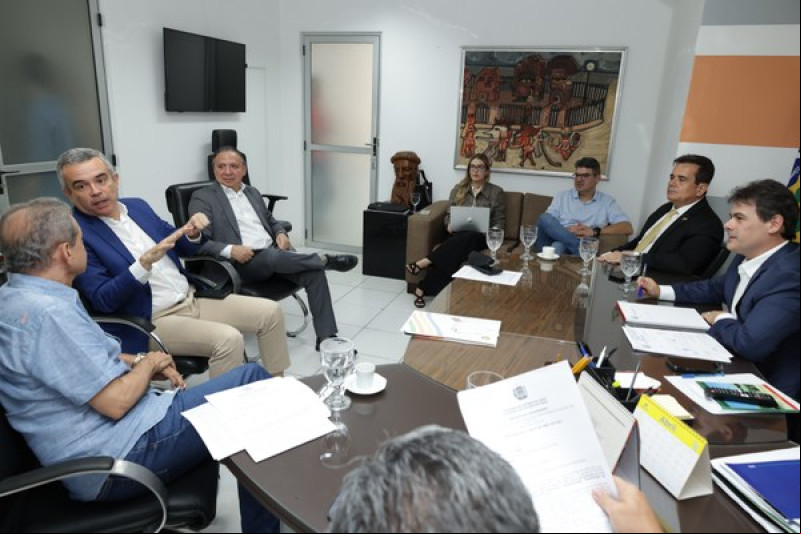 Alepi debate reestruturação de dívidas com secretários da Fazenda e Planejamento