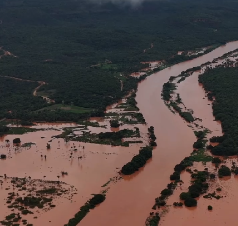 Rio Parnaíba transborda em Uruçuí e invade casas em comunidades ribeirinhas