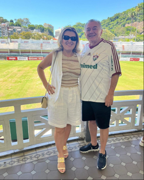 #RiodeJaneiro - Um click do conselheiro do TCE/PI, Kleber Eulálio com a empresária Juliana Teixeira curtindo o fim de semana no Rio de Janeiro. Chics!!! - (Divulgação)