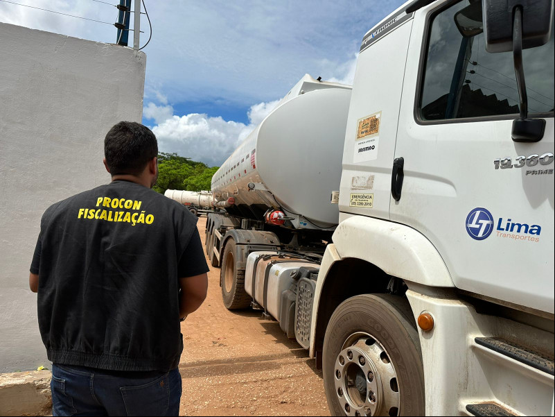 Distribuidoras são notificadas por suspeita de rearem combustível superfaturado para postos em Teresina