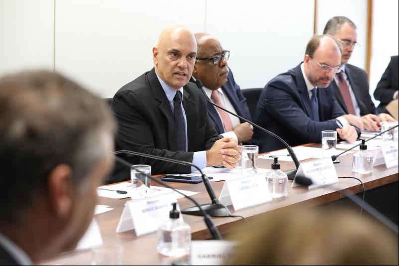 Alexandre de Moraes revela que Piauí pode ter transporte gratuito para eleitores em 2024