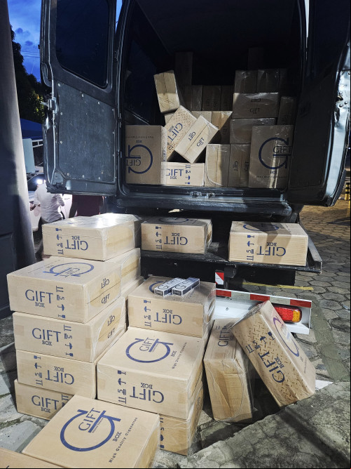 Cigarros apreendidos em rodovia no Piauí - (Jailson Soares/O Dia)