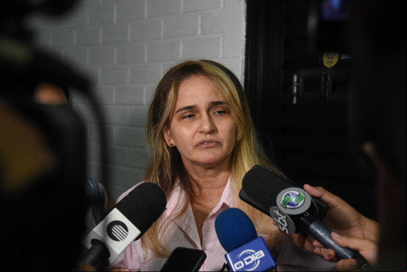 Adolescente baleado por ex dentro de escola a por cirurgia; bala permanece alojada na nuca - (Assis Fernandes/O Dia)