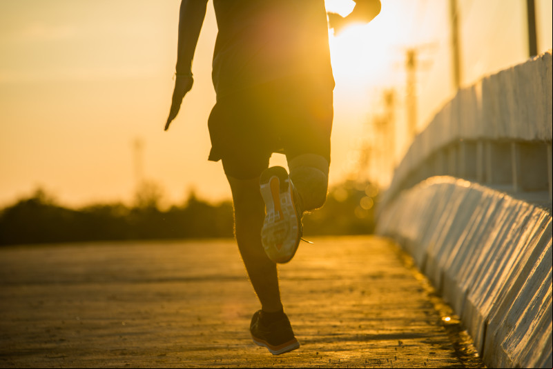 Estabelecer pequenas metas melhora a performance na hora da corrida