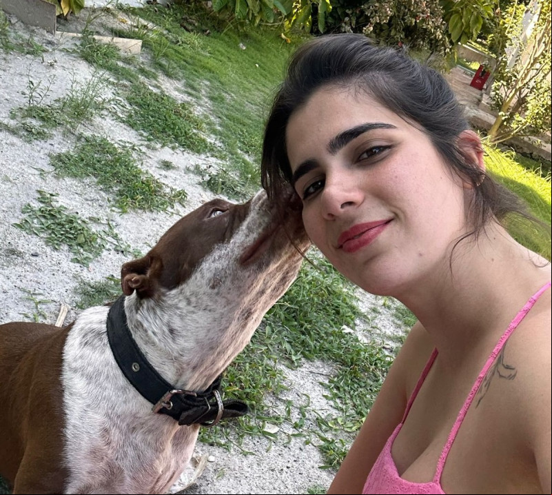 Cachorro de Thanandra Sarapatinhas é morto com sinais de envenenamento e vereadora aciona a polícia