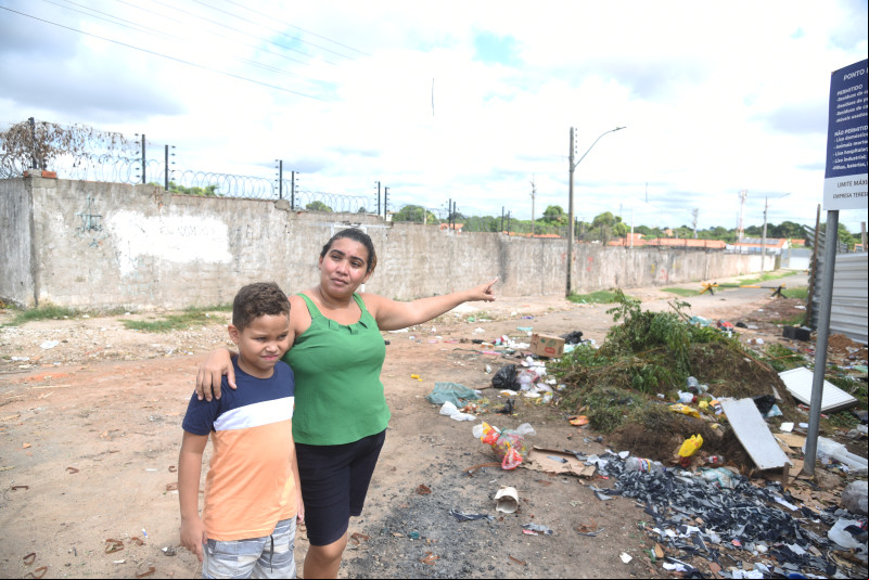 Siviana Carina é moradora do Morro da - ()