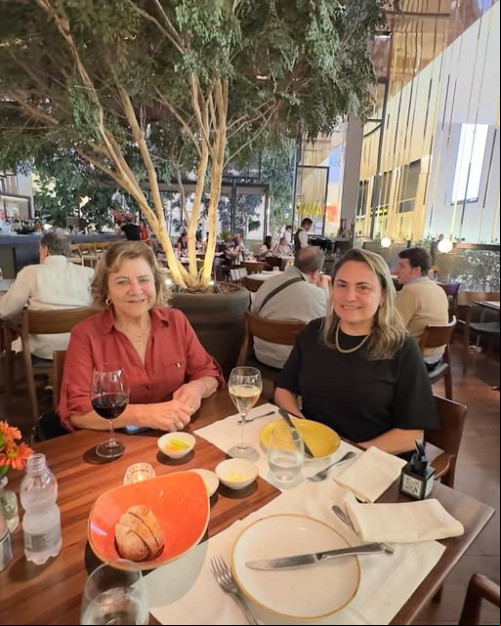 #TBT - Um click das queridas empresárias Zelita Melo e Polyana Melo Albino em Hotel Blue Tree Paulista, Sao Paulo em #tbt de 12/3/2024 em Sampa. Chics!!!  - (Arquivo Pessoal)