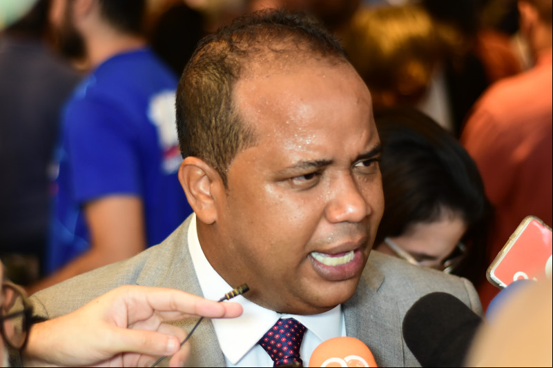 Presidente da Câmara defende I do rombo bilionário, mas nega convocação do prefeito Silvio Mendes