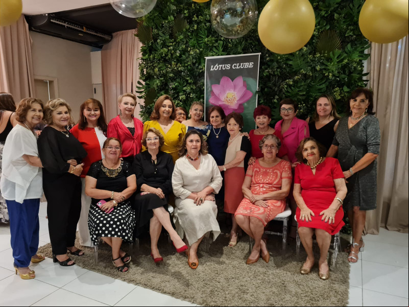 #Confraternização                                                                                                                                                                                                  Grazie pelo convite da presidente do Lótus Clube de Teresina - by Nailza Menezes, Jane Kelly, Maria do Carmo e Zuíta Vasconcelos, que foram as anfitriãs da Confraternização Natalina do Clube, no dia 5/12. Chics!!! - (Luciêne sampaio)