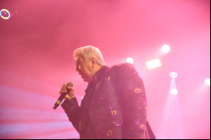 Marcas Inesquecíveis: veja imagens do show do cantor Sidney Magal