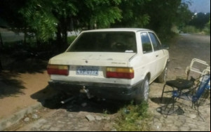 Carros abandonados em vias de Teresina serão removidos